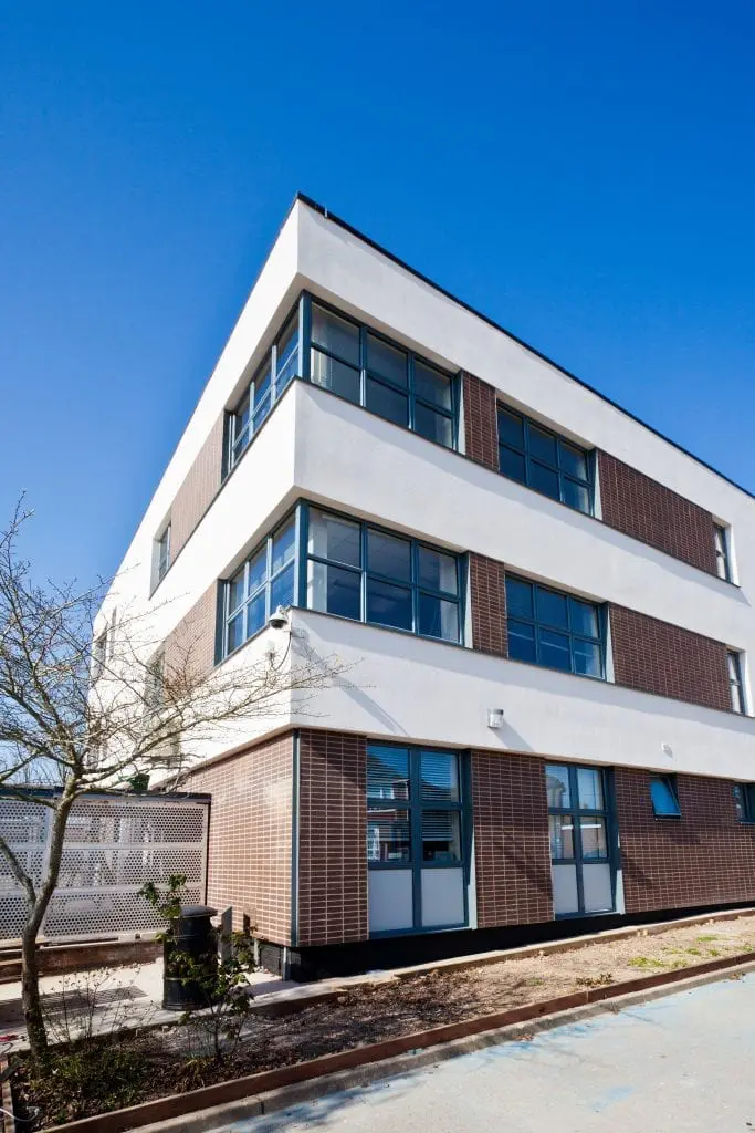 Aldworth Science College Scola Re-clad, Basingstoke, Hampshire — photograph 2 of 15