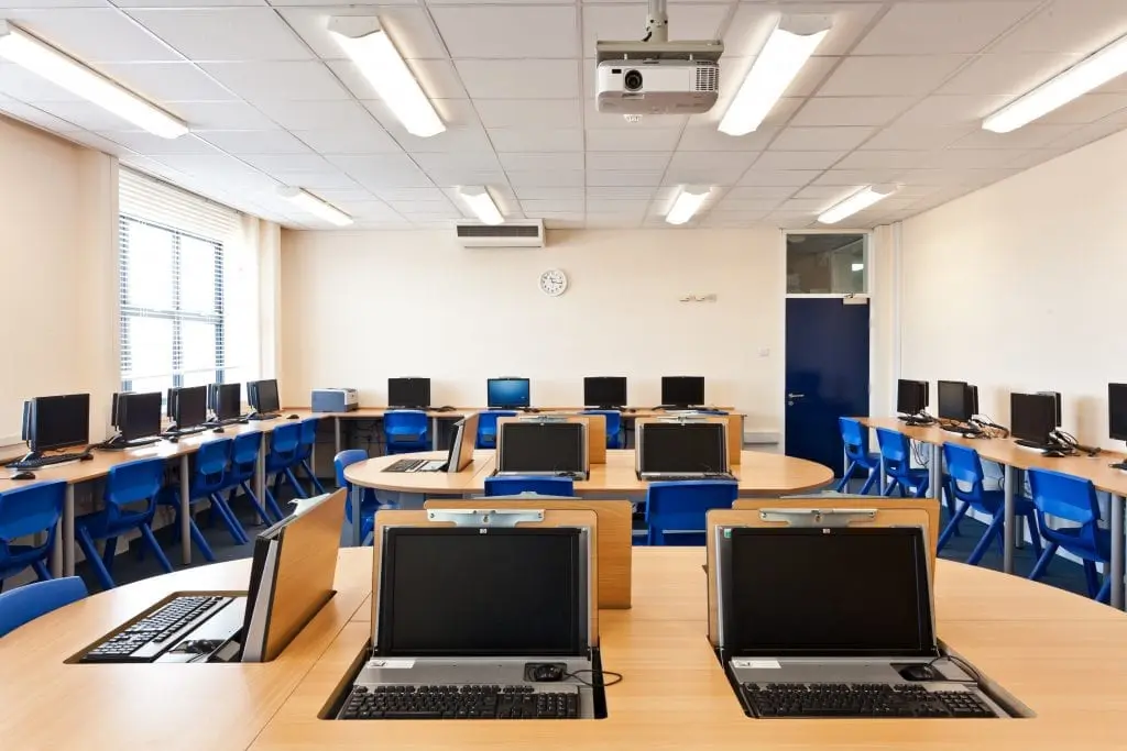 Aldworth Science College Scola Re-clad, Basingstoke, Hampshire — photograph 5 of 15