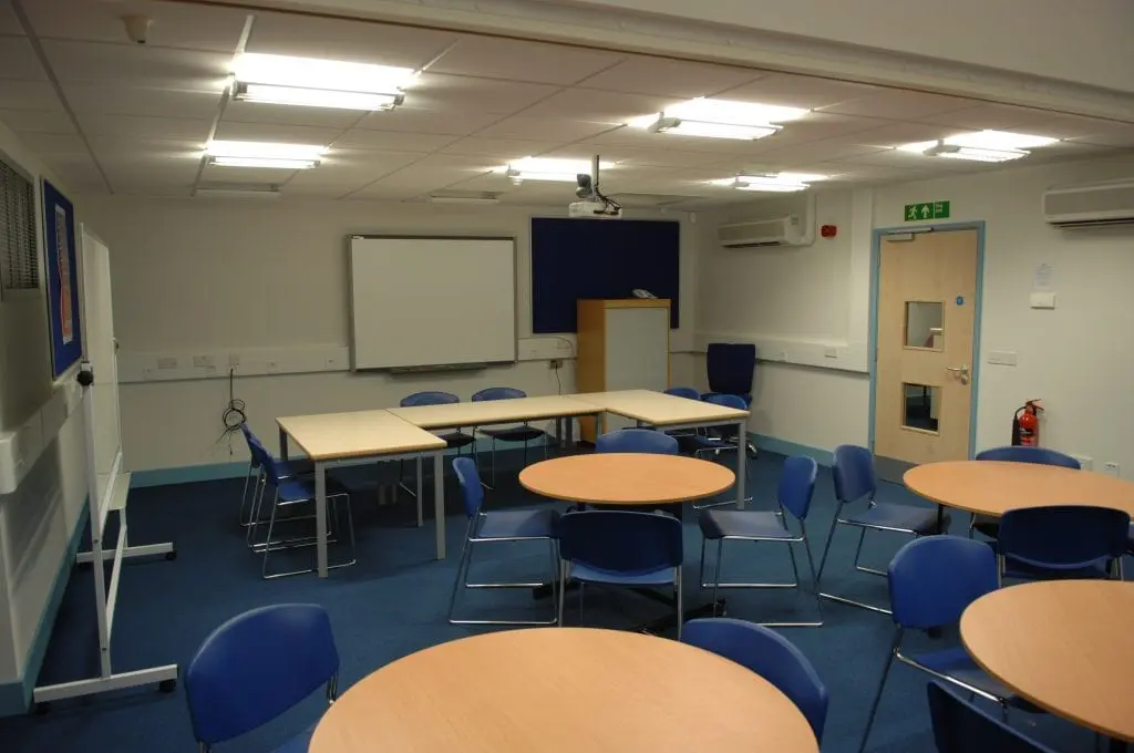Avonbourne School, Bournemouth, Dorset — photograph 3 of 7