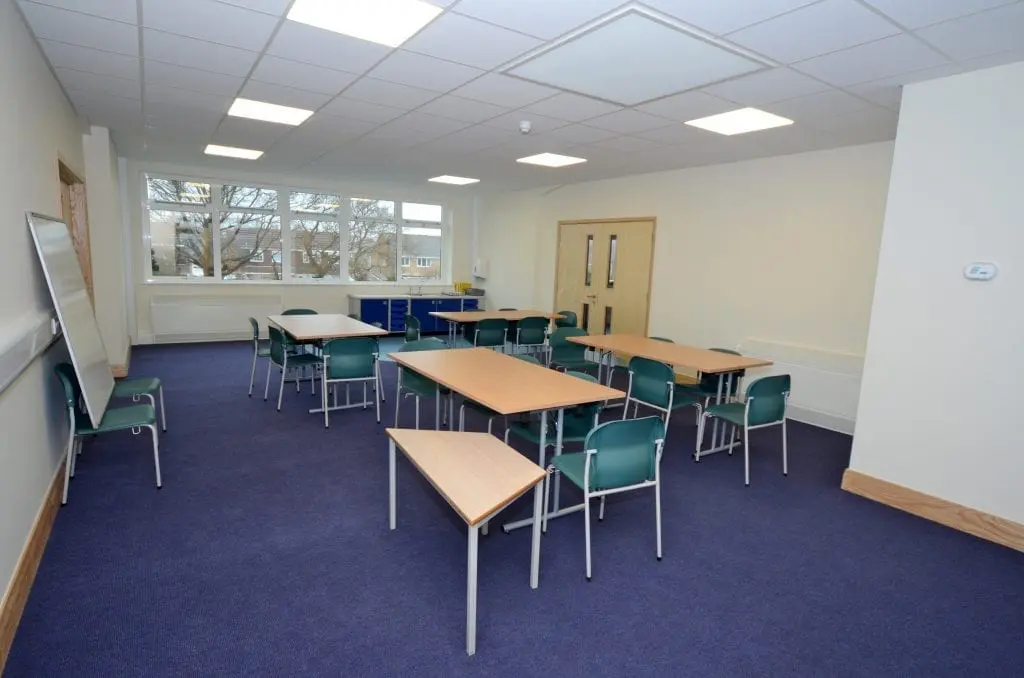 Muscliff Primary School, Bournemouth, Dorset — photograph 5 of 10