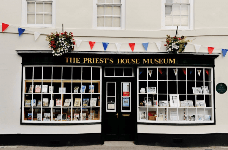 Greendale gets the keys to the Priest’s House Museum as work starts on exciting new project.