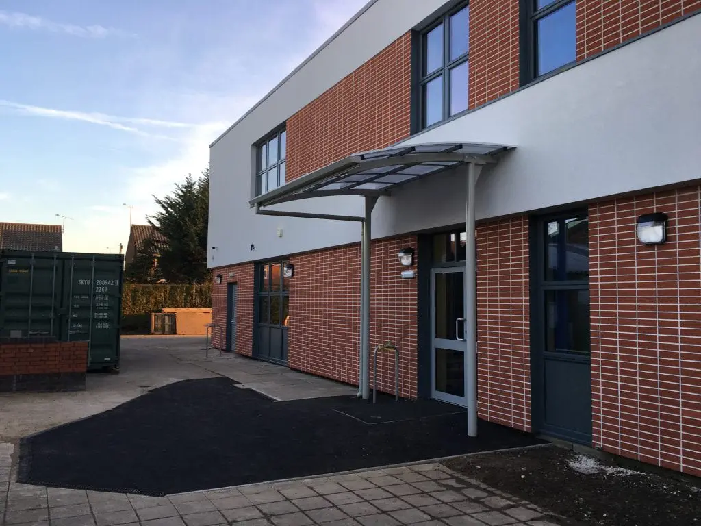 Alderwood School, Aldershot, Hampshire — photograph 5 of 7
