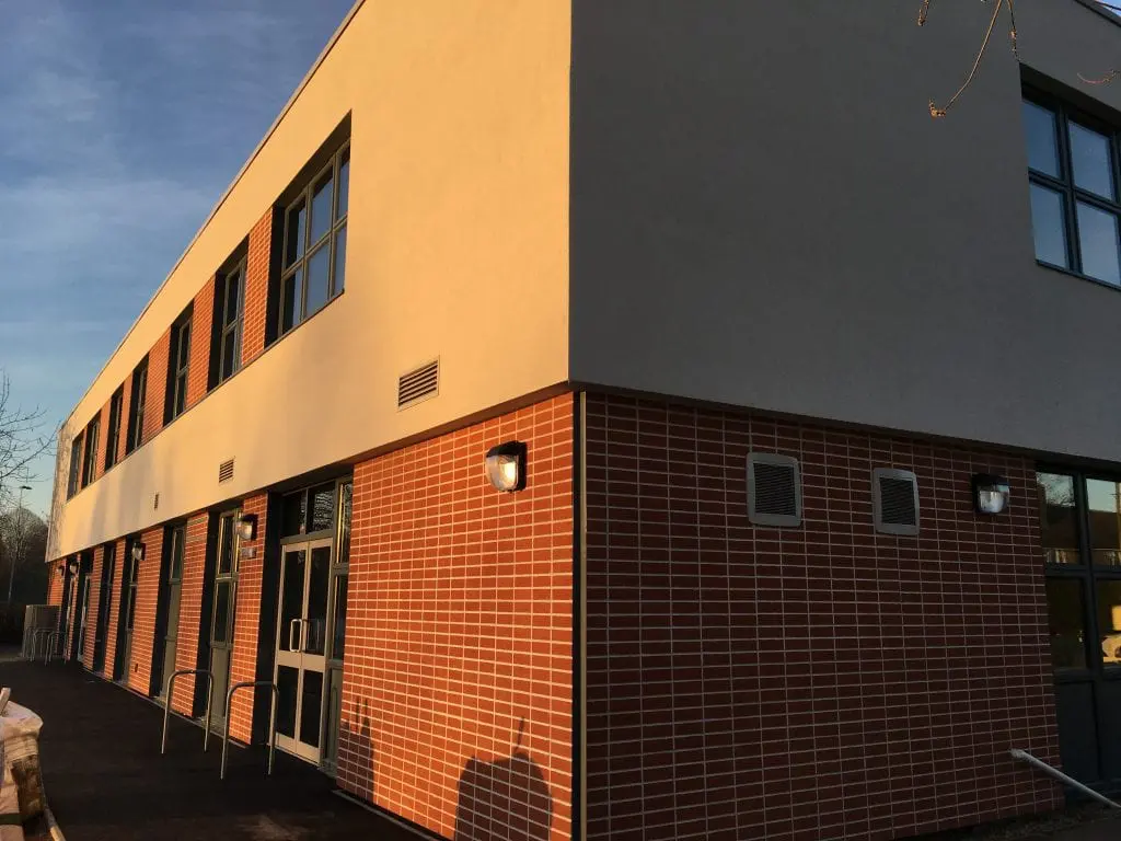 Alderwood School, Aldershot, Hampshire — photograph 2 of 7