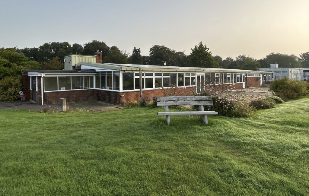 Lasham Gliding Society, Alton, Hampshire. — photograph 10 of 14